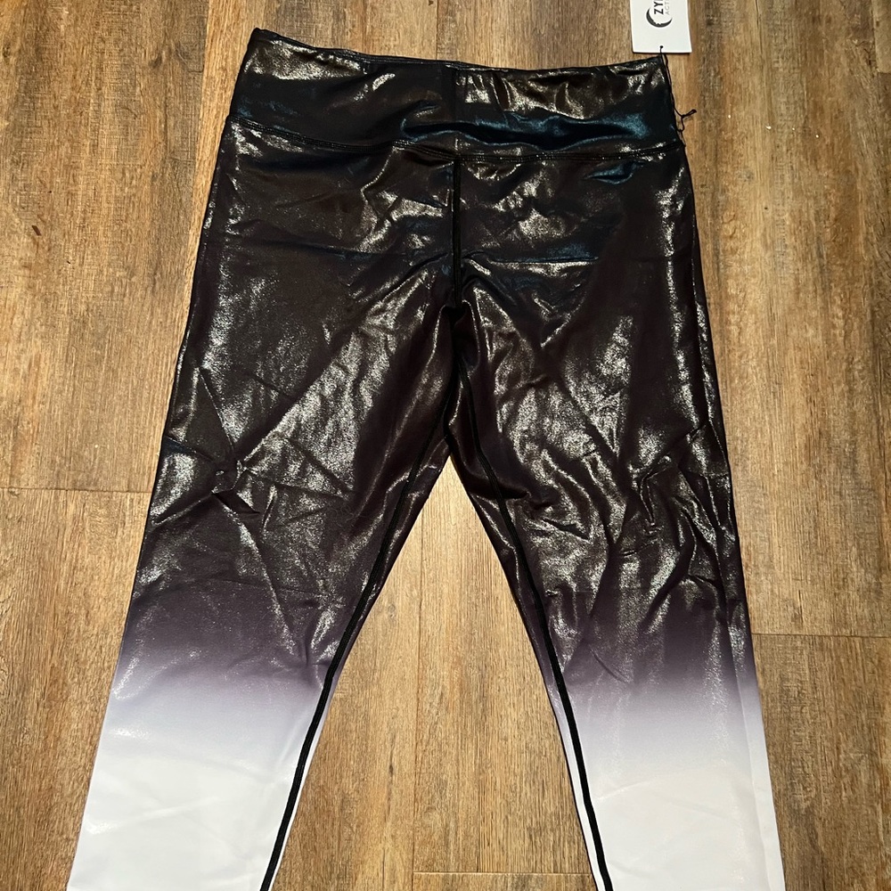 Zyia Active Black Metallic Ombre Light n tight leggings Size 20 NEW